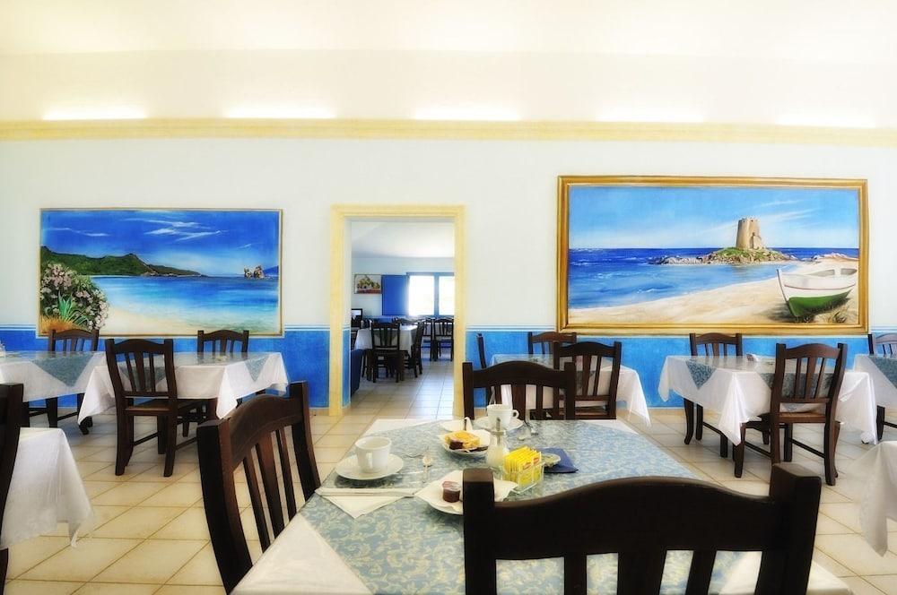 Hotel Baia Cea Bari Sardo Exterior foto