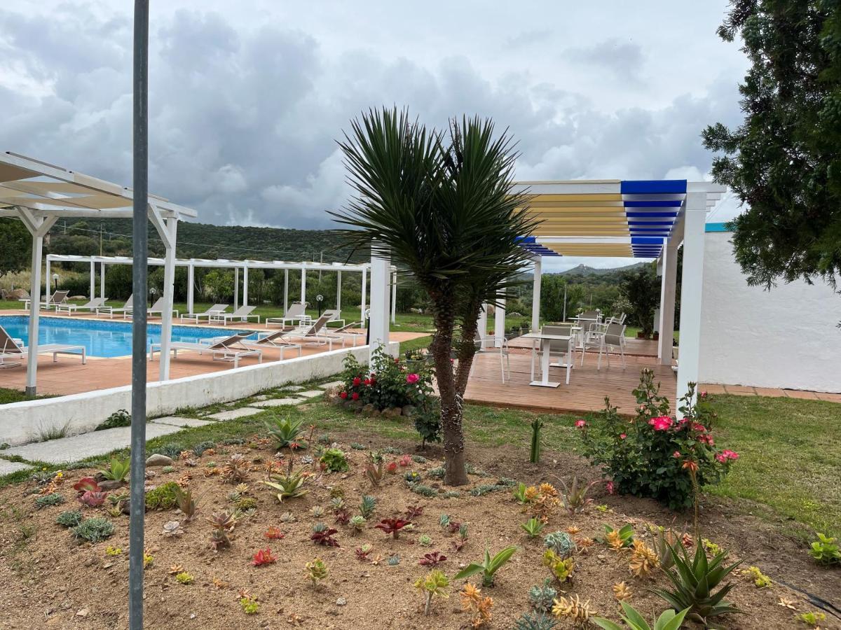 Hotel Baia Cea Bari Sardo Exterior foto
